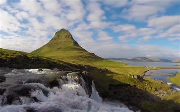 冰岛格伦达菲厄泽教会山与教会瀑布