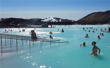 冰岛雷克雅未克蓝湖温泉