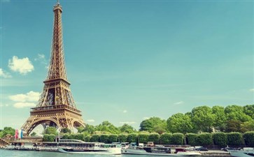 法国：艾菲尔铁塔