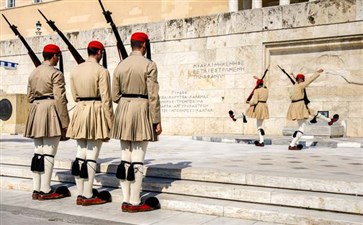 希腊雅典：宪法广场议会大厦前换岗仪式