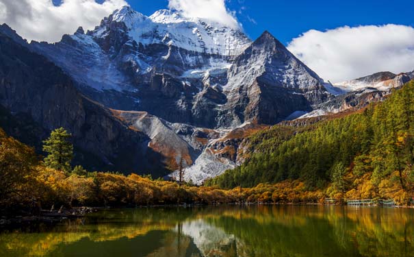 稻城亚丁旅游景区