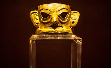 双城纯玩成都旅游：三星堆博物馆黄金面具