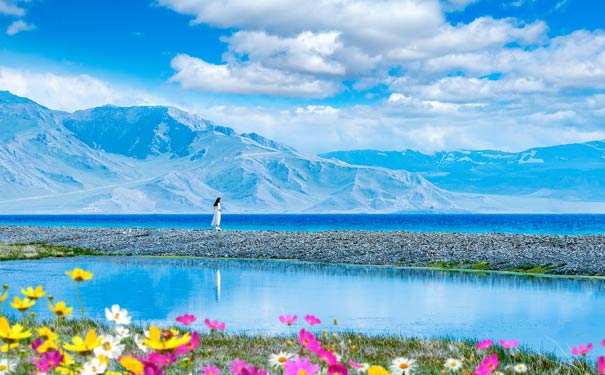 新疆旅游景点-赛里木湖