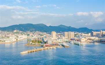 蓝梦之星邮轮旅游：日本长崎港