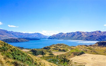 新西兰：瓦纳卡湖