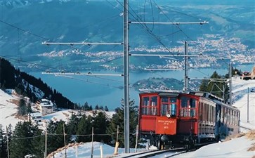 欧洲旅游：瑞士瑞吉雪山登山火车