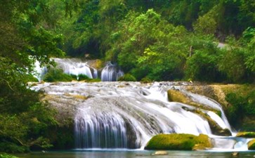 重庆自驾旅游：荔波小七孔景区68级跌水瀑布