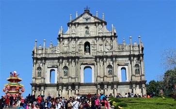 港澳旅游：澳门大三巴牌坊