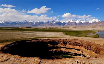 新疆旅游：木吉火山口
