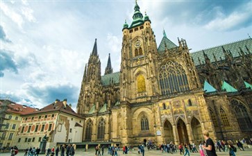 东欧旅游：捷克布拉格城堡圣维特大教堂