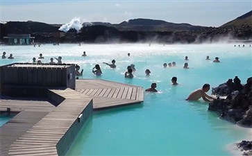 北欧旅游：冰岛雷克雅未克蓝湖泡温泉