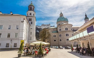 东欧旅游：奥地利萨尔茨堡莫扎特广场
