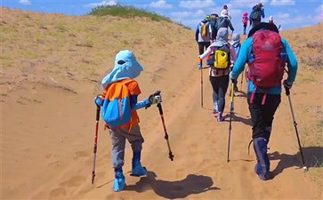 亲子研学旅游：腾格里沙漠徒步