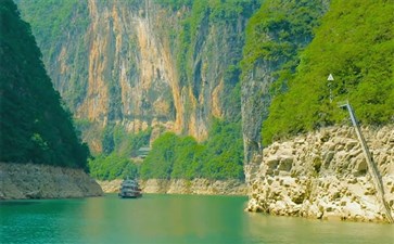 星际雅典娜号五星游轮自费游览：巫山小三峡