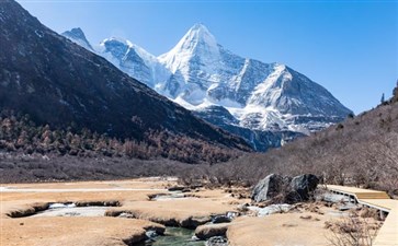 稻城亚丁景区央迈勇神山