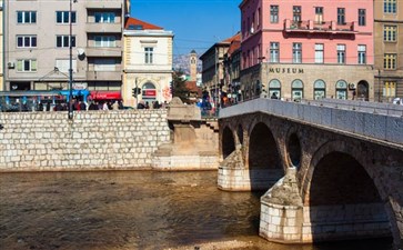 东欧旅游：巴尔干波黑萨拉热窝拉丁桥