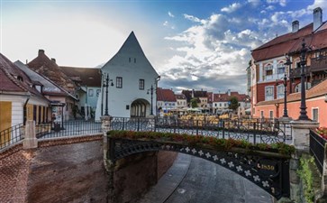 东欧旅游：保加利亚锡比乌老城风光