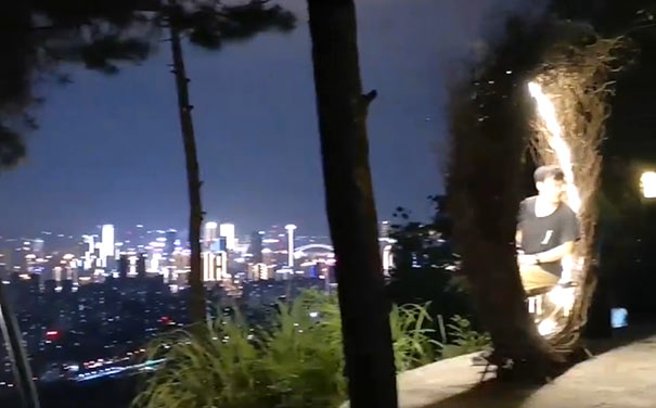 重庆夜景打卡点：南山壹华里夜景公园夜景鸟巢