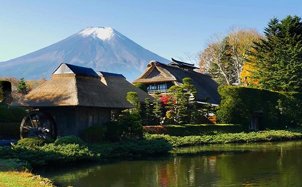 10月出国旅游推荐：日本忍野八海与富士山