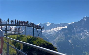 欧洲旅游：瑞士阿尔卑斯菲斯特山悬崖步道