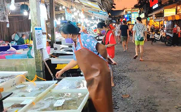 普吉岛拉威海鲜市场