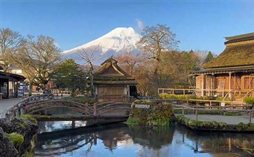 日本富士山旅游：忍野八海