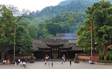 峨眉山报国寺