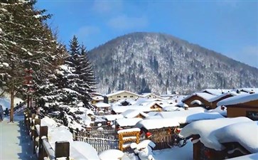 中国雪乡棒槌山栈道