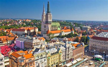 东欧旅游：克罗地亚萨格勒布大教堂