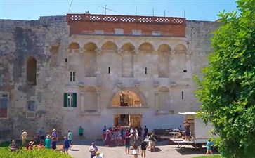 东欧旅游：克罗地亚斯普利特老城金门