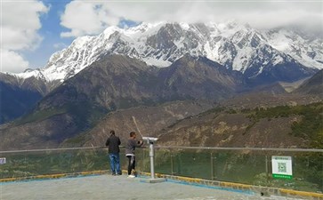 西藏旅游：林芝雅鲁藏布江大峡谷爱情广场