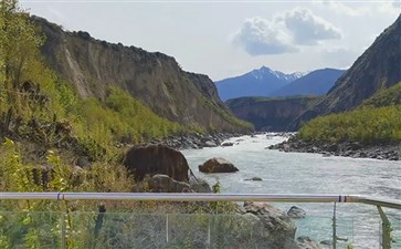 西藏旅游：林芝雅鲁藏布江大峡谷亲水台