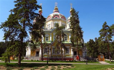 哈萨克斯坦旅游：阿拉木图升天大教堂