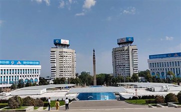 哈萨克斯坦旅游：阿拉木图独立广场