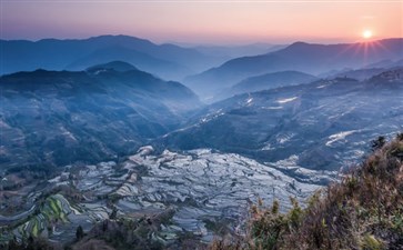 云南元阳老虎嘴梯田落日