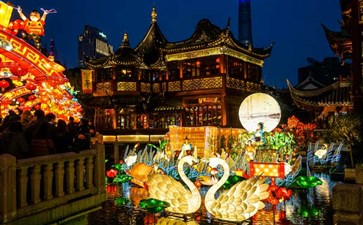 华东旅游：上海城隍庙夜景