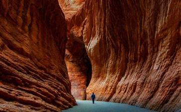 新疆旅游专列：天山神秘大峡谷