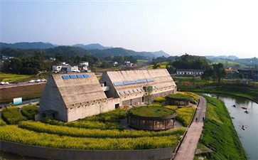 重庆江津江小白金色黄庄大地乐园