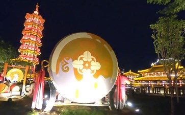 四川泸沽湖旅游：西昌唐园夜景