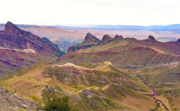 新疆自驾旅游：S101国防公路百里丹霞观景台