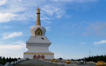 内蒙古呼伦贝尔旅游：敖包山慈积金刚塔