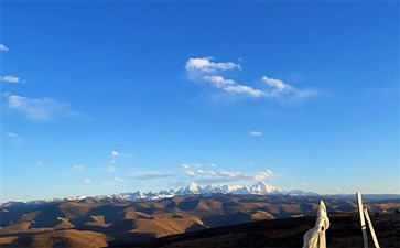 川西旅游：鱼子西观贡嘎雪山