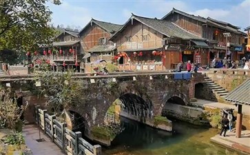 川西旅游：上里古镇