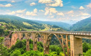 塞尔维亚塔拉大桥