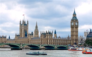 英国伦敦国会大厦与大本钟