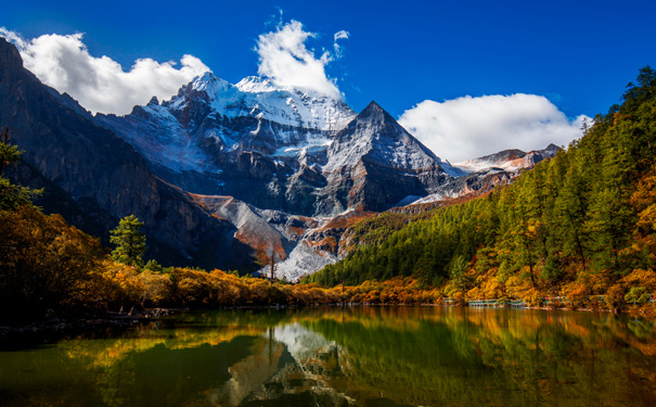 重庆出发十一旅游_稻城亚丁双飞三日旅游线路[0购物]<稻城亚丁旅游线路，全程纯玩0购物，住四星酒店，含松茸炖鸡+牦牛汤锅！>