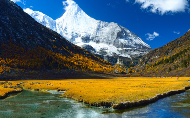 重庆到康定旅游_稻城亚丁+新都桥+木雅圣地+泸定桥汽车六日旅游<雪域高原稻城亚丁旅游，全程0购物0自费，二次进入稻城亚丁景区游览，特别赠送藏式特色餐！全程住宿当地未评级四星酒店！>