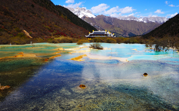 重庆出发休闲旅游_川西黄龙汽车3天旅游[黄龙+藏寨+羌寨]<川西黄龙旅游常规线路，黄龙景区+特色藏寨+坪头羌寨，赏人间瑶池绝美仙境！>