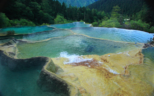 重庆出发主题旅游_川西黄龙+若尔盖草原+花湖双飞三日旅游<川西旅游飞机线，重庆直飞红原机场，游若尔盖大草原、花湖、黄龙，每周二、四发团>