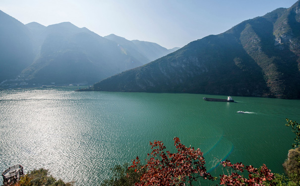 重庆三峡游船旅游[云梦三峡+4天往返+龙缸+船去动车回]